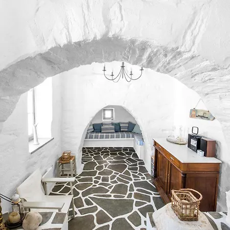 Tatil Evi Exquisite Estate, Serene Environment Lefkes (Paros)