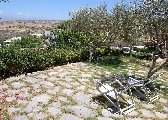 Exquisite Estate, Serene Environment レフケス