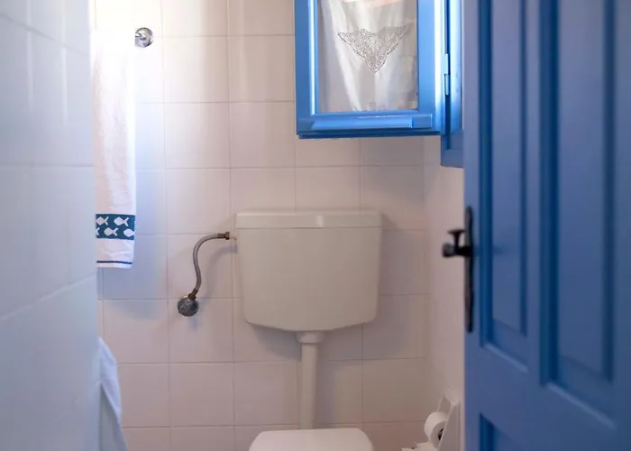 Exquisite Estate, Serene Environment レフケス