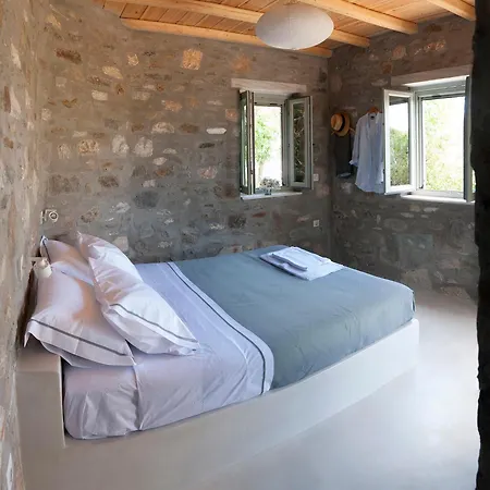 Exquisite Estate, Serene Environment *