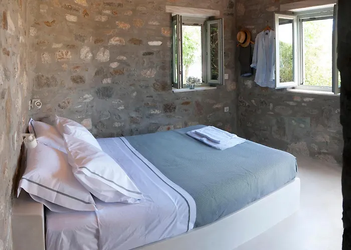 Exquisite Estate, Serene Environment *