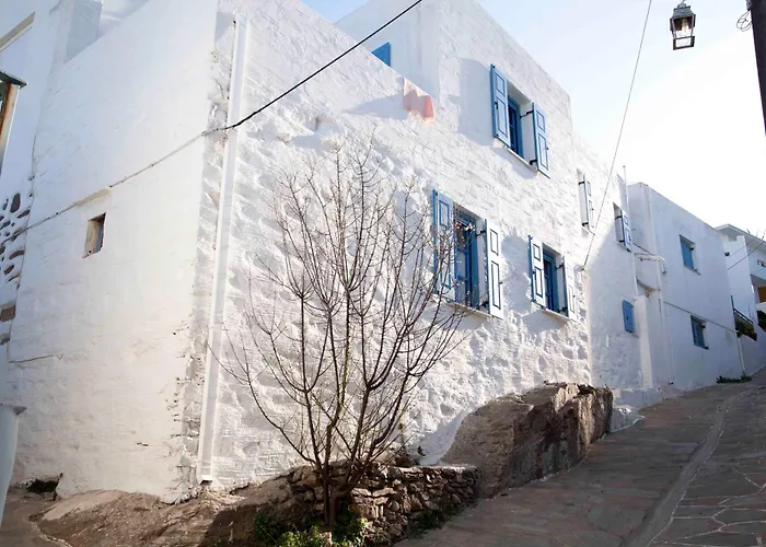 Exquisite Estate, Serene Environment Vakantiehuis